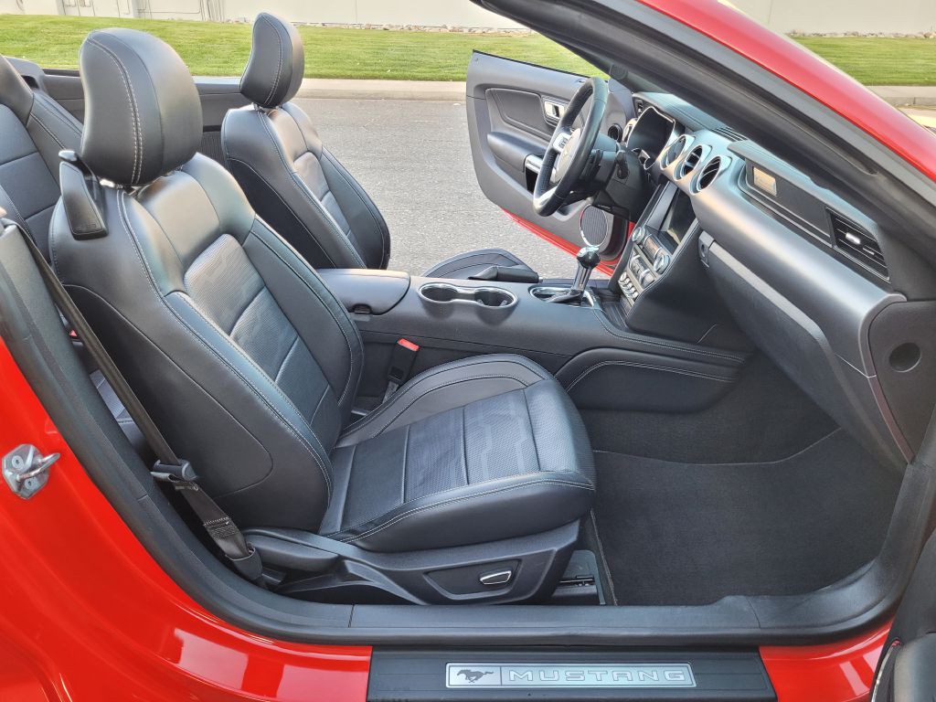 2018 Ford Mustang Image 15