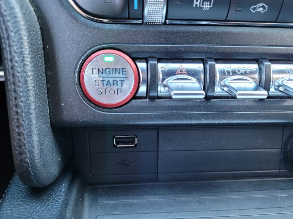 2018 Ford Mustang Image 22