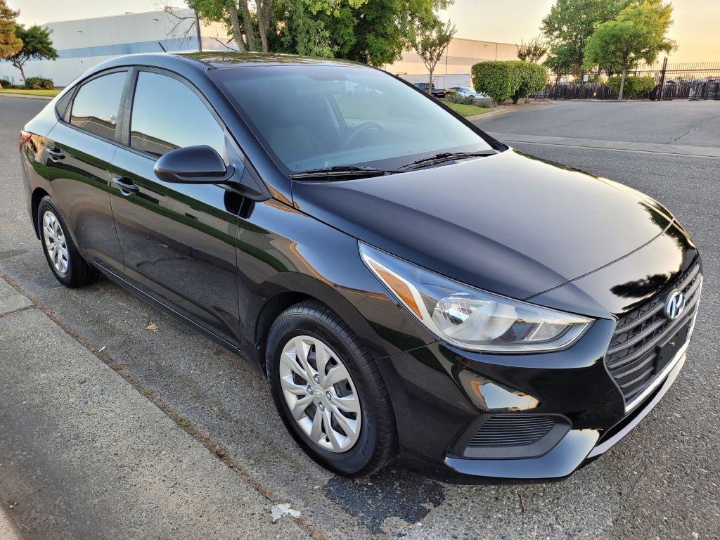 2018 Hyundai Accent Image 2