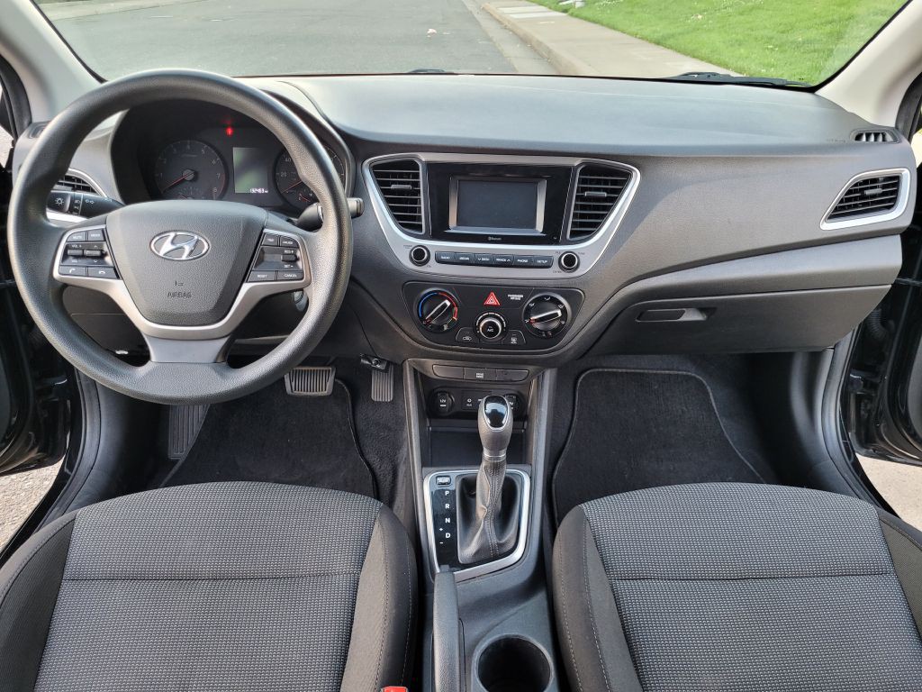 2018 Hyundai Accent Image 10