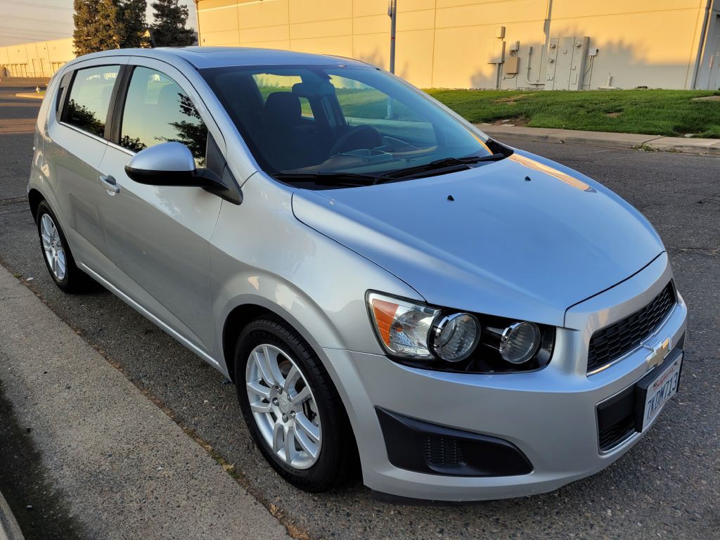 2015 Chevrolet Sonic Image 3