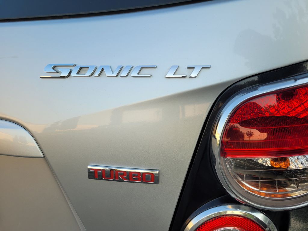 2015 Chevrolet Sonic Image 9