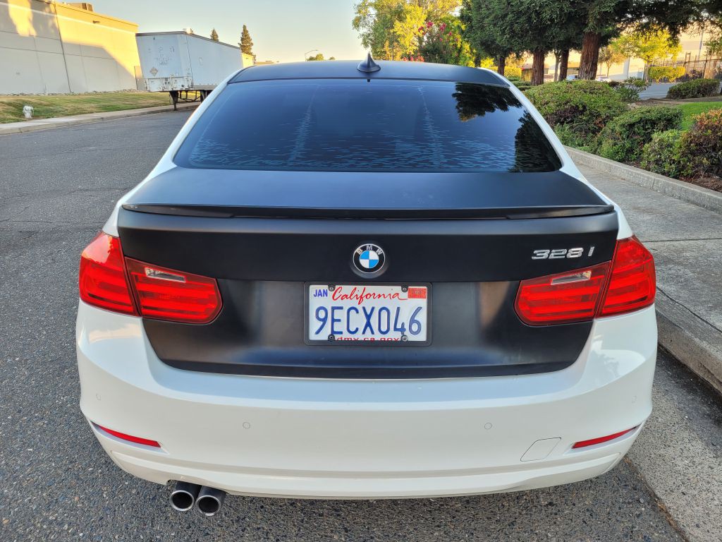 2013 BMW 3 Series Image 6