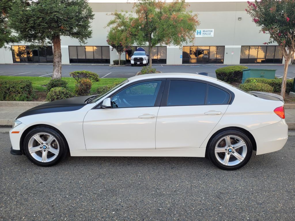 2013 BMW 3 Series Image 8