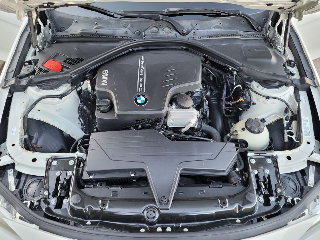 2013 BMW 3 Series Image 13