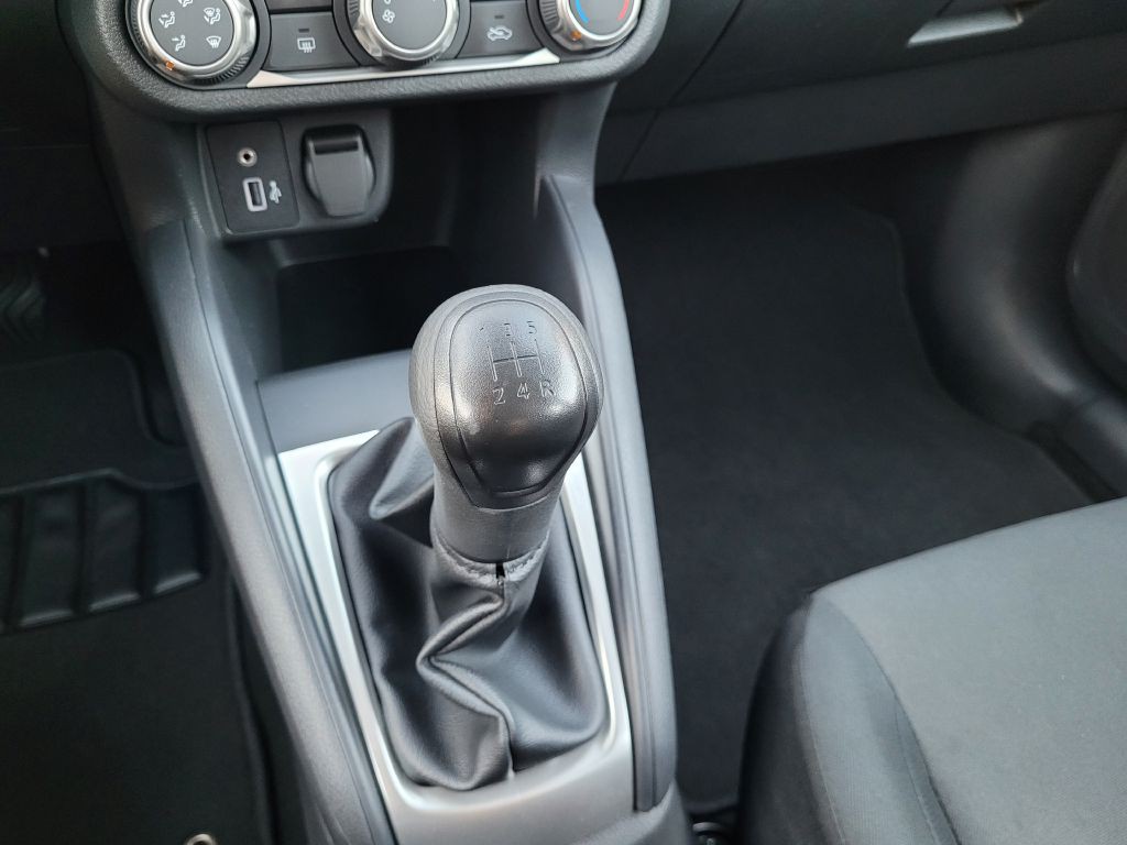 2024 Nissan Versa Image 19