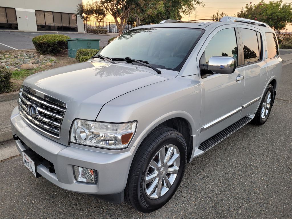 2010 INFINITI QX56 Image 1