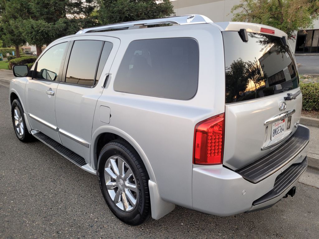 2010 INFINITI QX56 Image 8