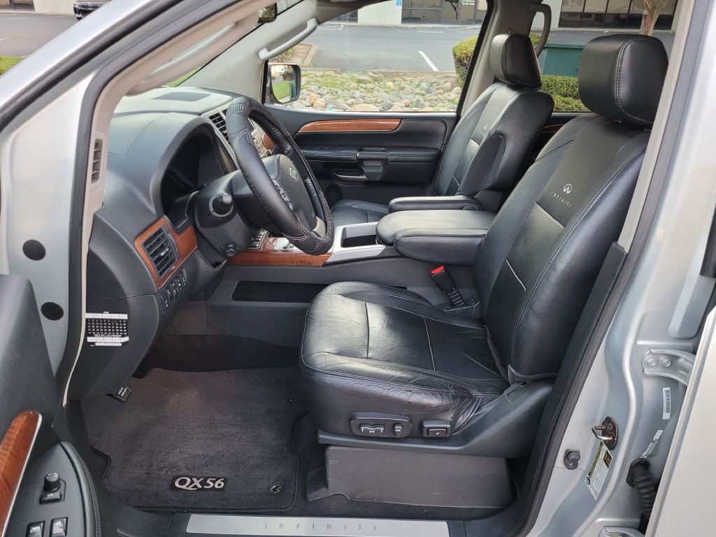 2010 INFINITI QX56 Image 11