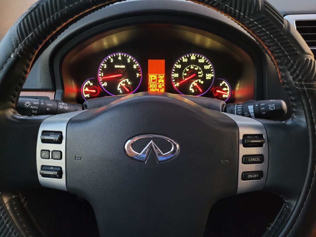 2010 INFINITI QX56 Image 29