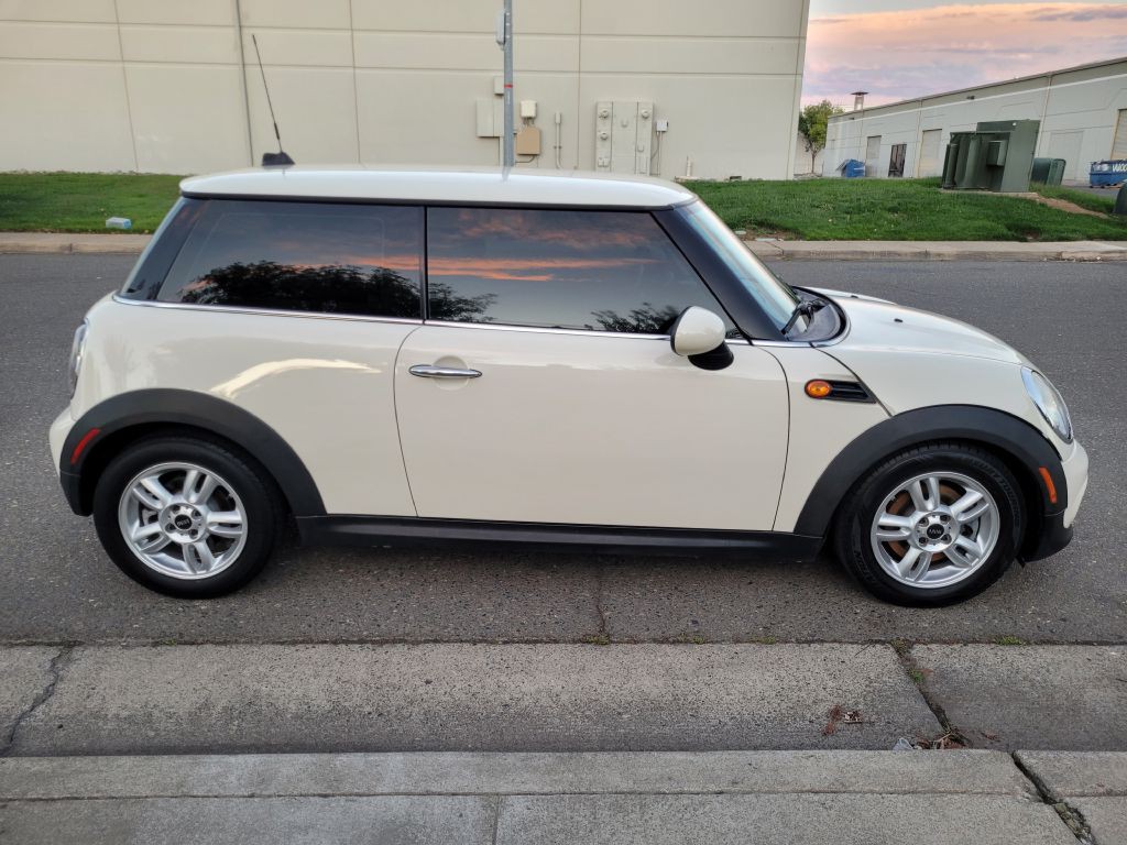 2012 MINI Cooper Image 4