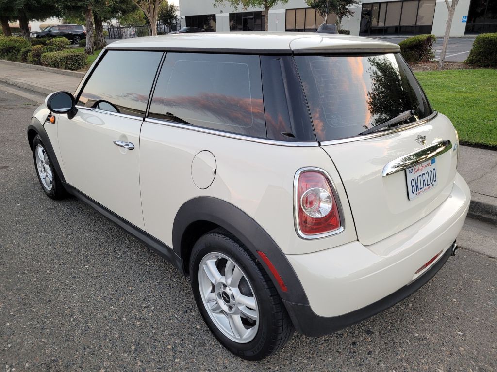 2012 MINI Cooper Image 7