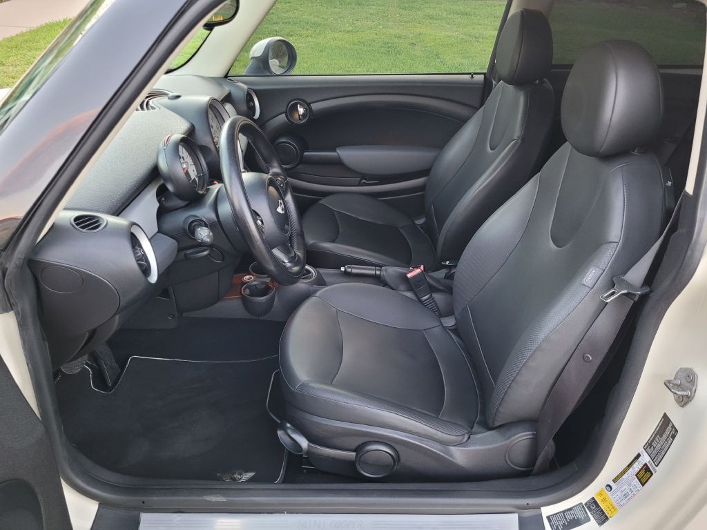 2012 MINI Cooper Image 10