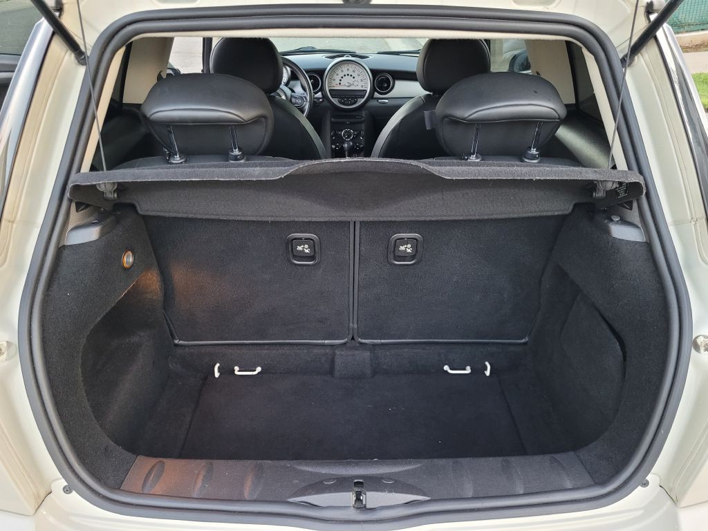 2012 MINI Cooper Image 13
