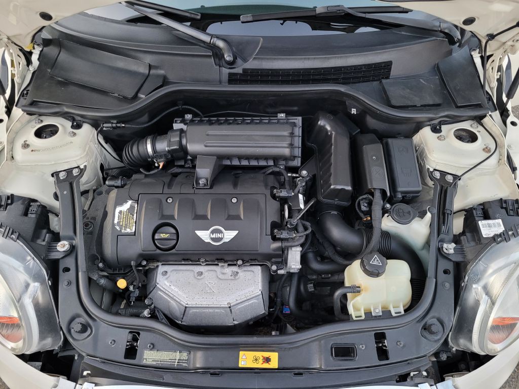 2012 MINI Cooper Image 16