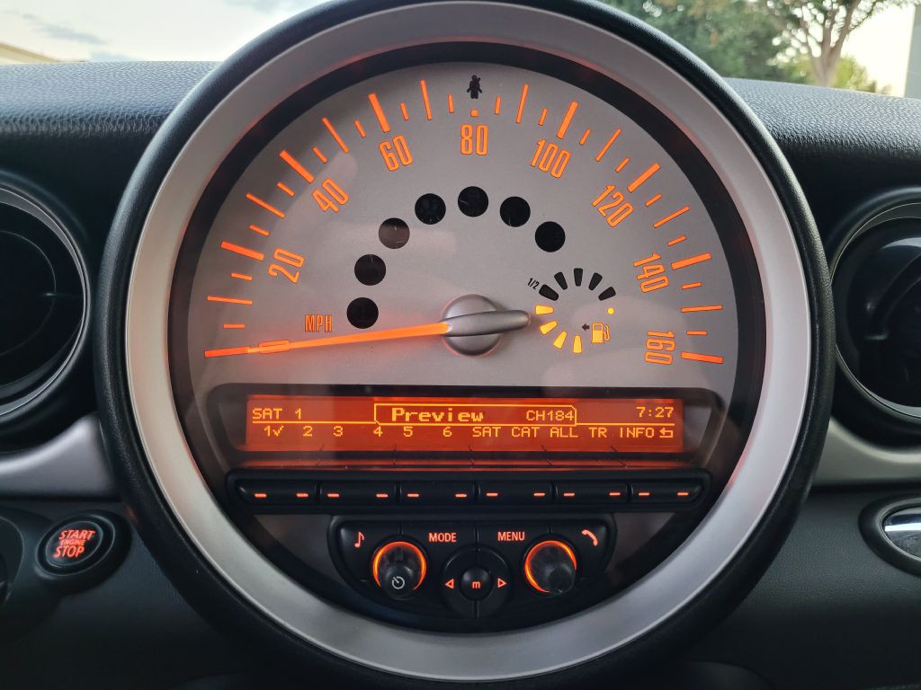 2012 MINI Cooper Image 17