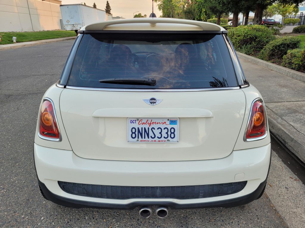 2010 MINI Cooper Image 6