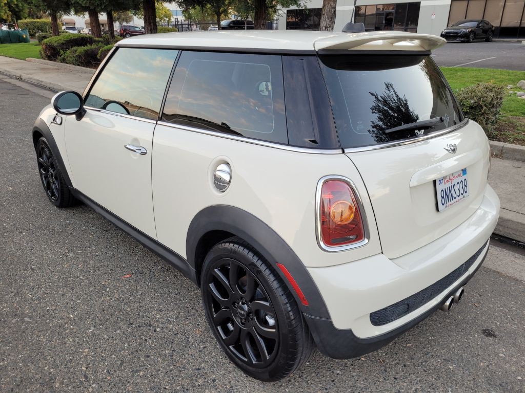 2010 MINI Cooper Image 7