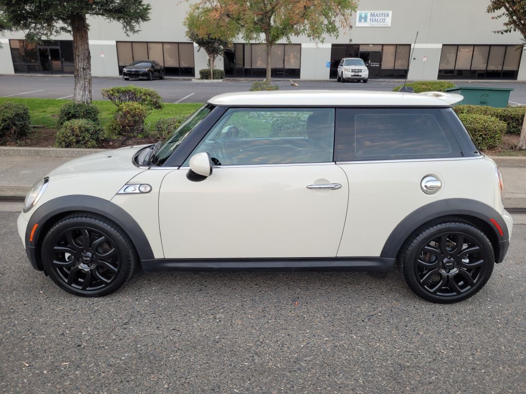2010 MINI Cooper Image 8