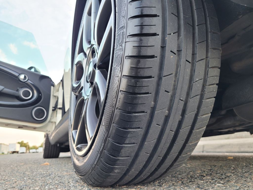 2010 MINI Cooper Image 14