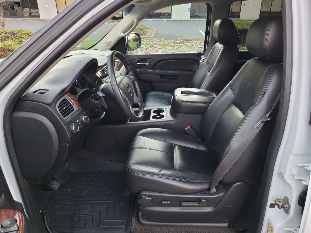 2011 GMC Yukon Image 10