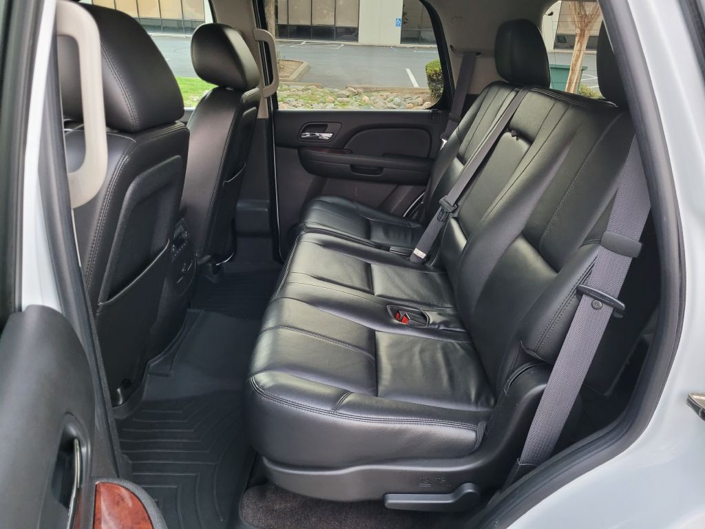 2011 GMC Yukon Image 11