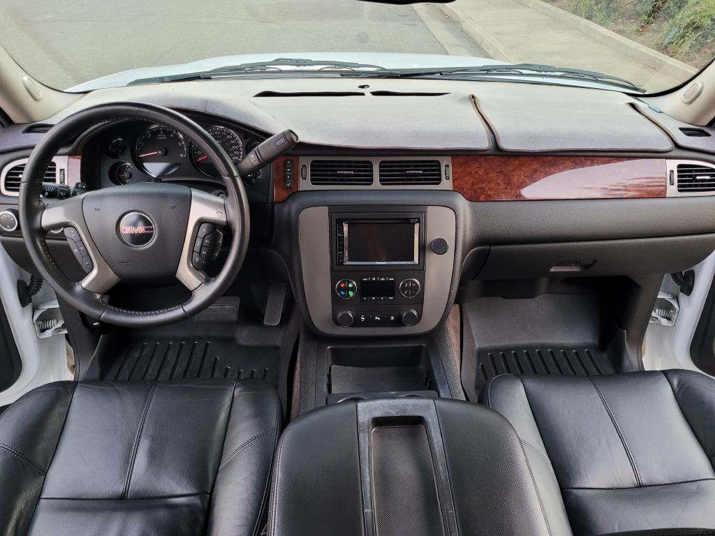 2011 GMC Yukon Image 13