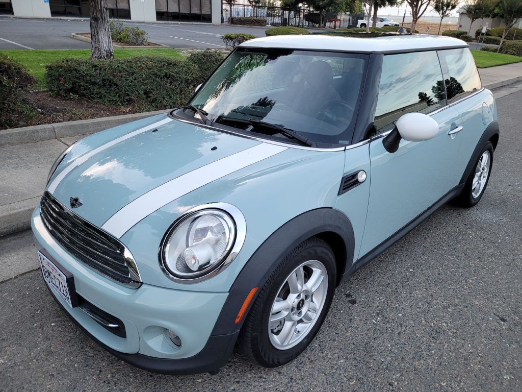 2013 MINI Cooper Image 1