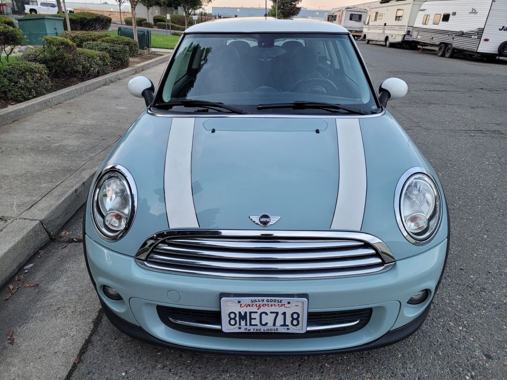 2013 MINI Cooper Image 2