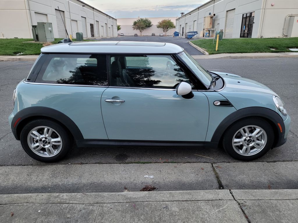 2013 MINI Cooper Image 4