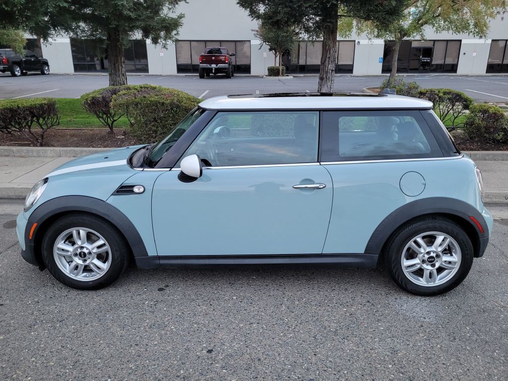 2013 MINI Cooper Image 8