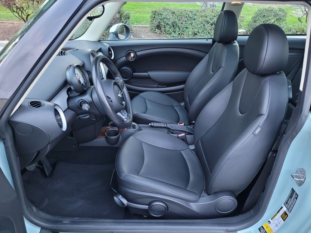 2013 MINI Cooper Image 10