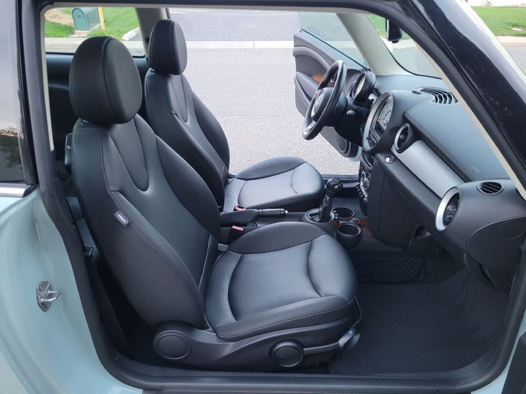 2013 MINI Cooper Image 11