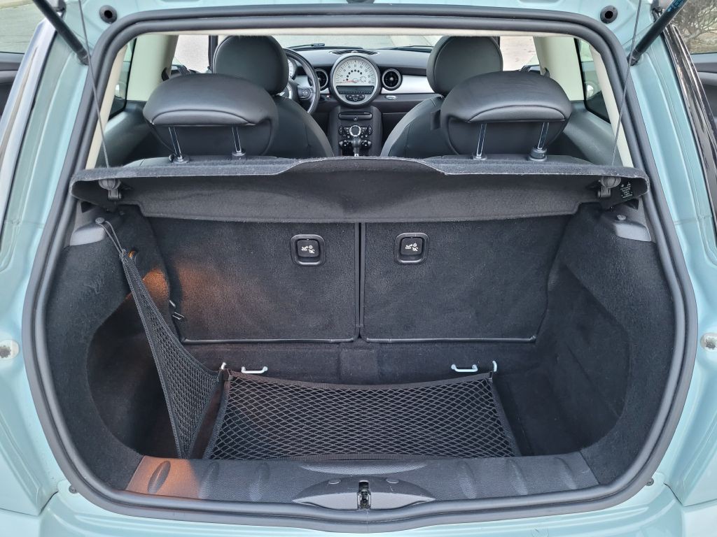 2013 MINI Cooper Image 16