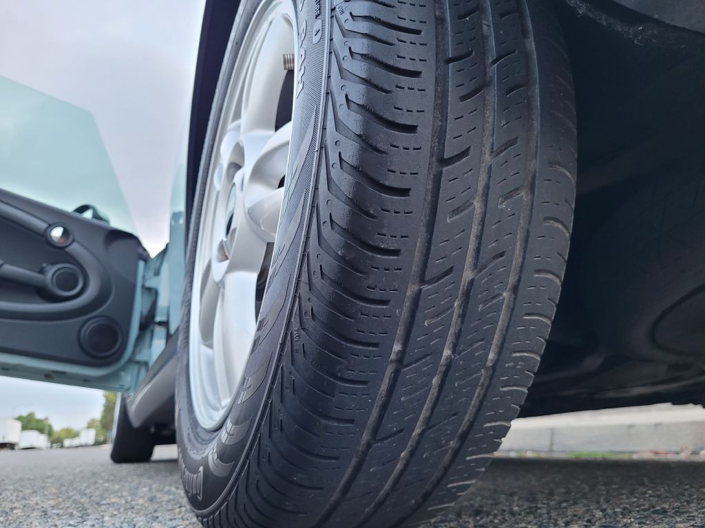 2013 MINI Cooper Image 17