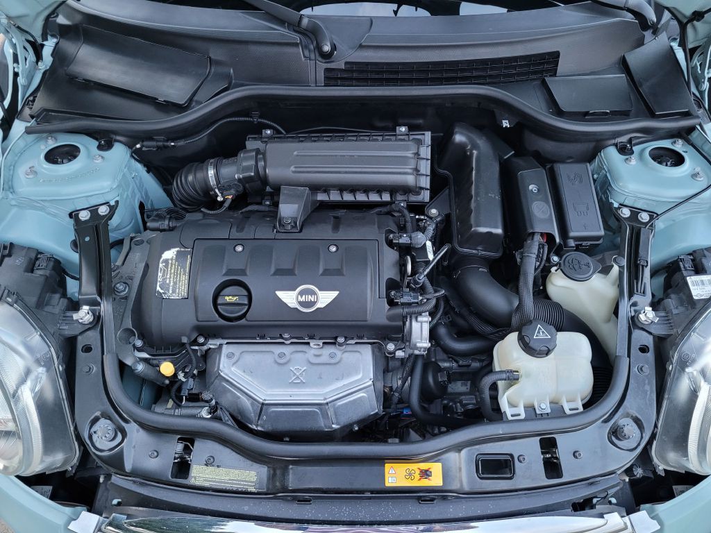 2013 MINI Cooper Image 18