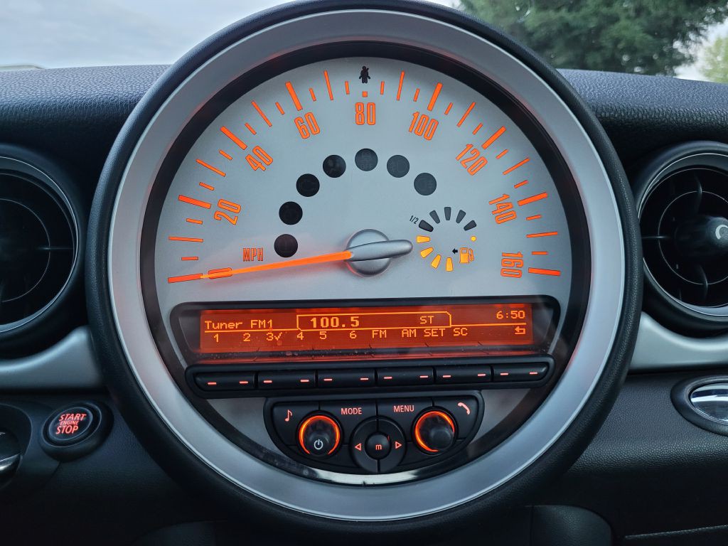 2013 MINI Cooper Image 19