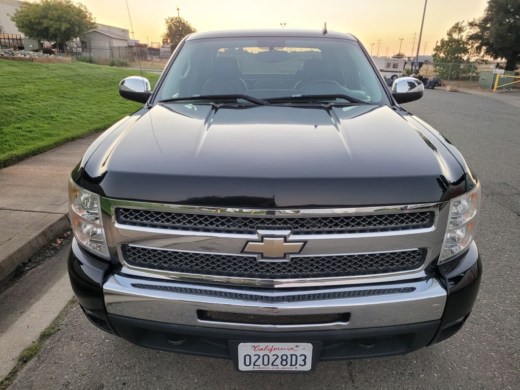 2011 Chevrolet Silverado 1500 Image 2