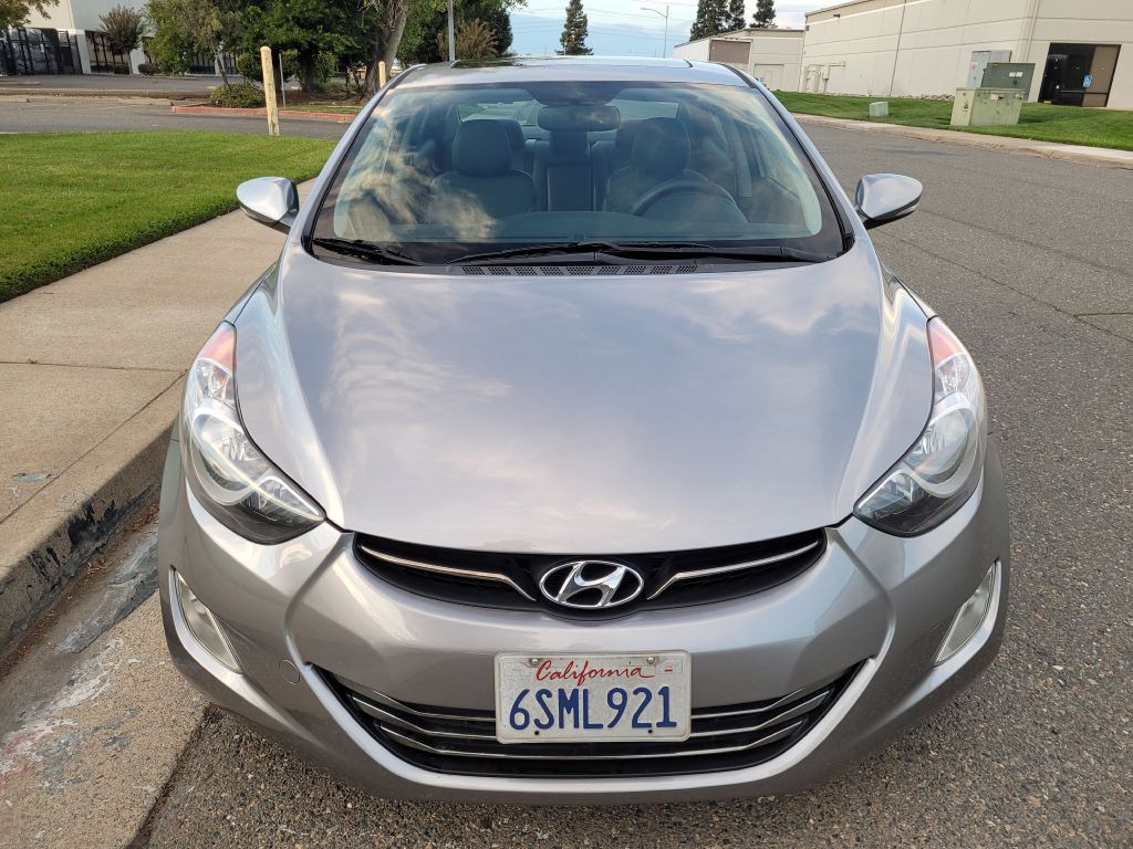 2011 Hyundai Elantra Image 2