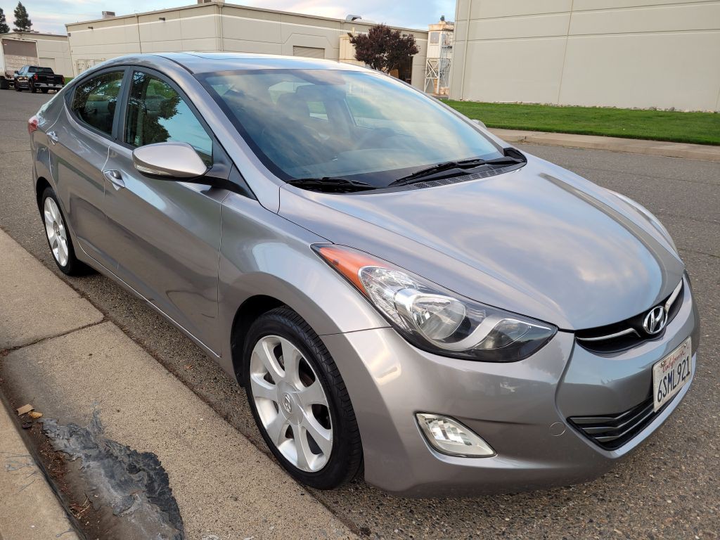 2011 Hyundai Elantra Image 3