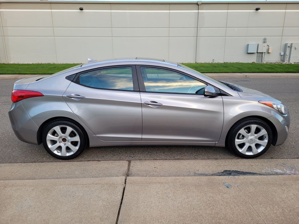 2011 Hyundai Elantra Image 4