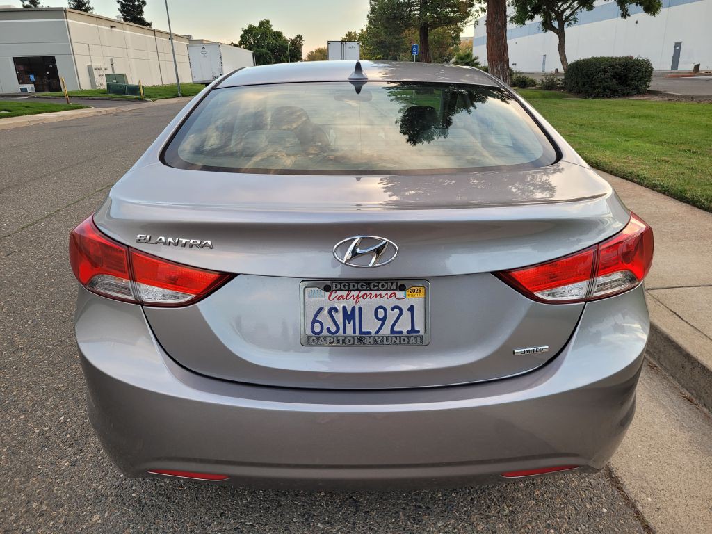 2011 Hyundai Elantra Image 6