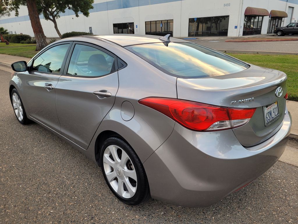 2011 Hyundai Elantra Image 7