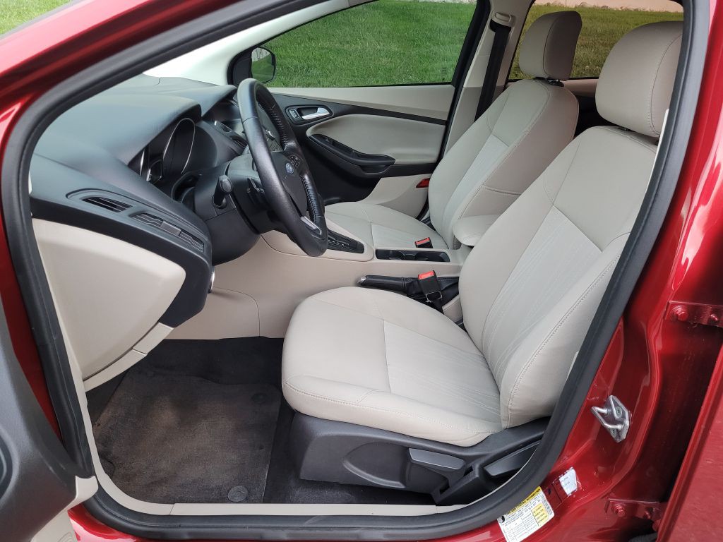 2016 Ford Focus Image 10