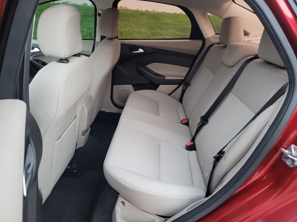 2016 Ford Focus Image 11