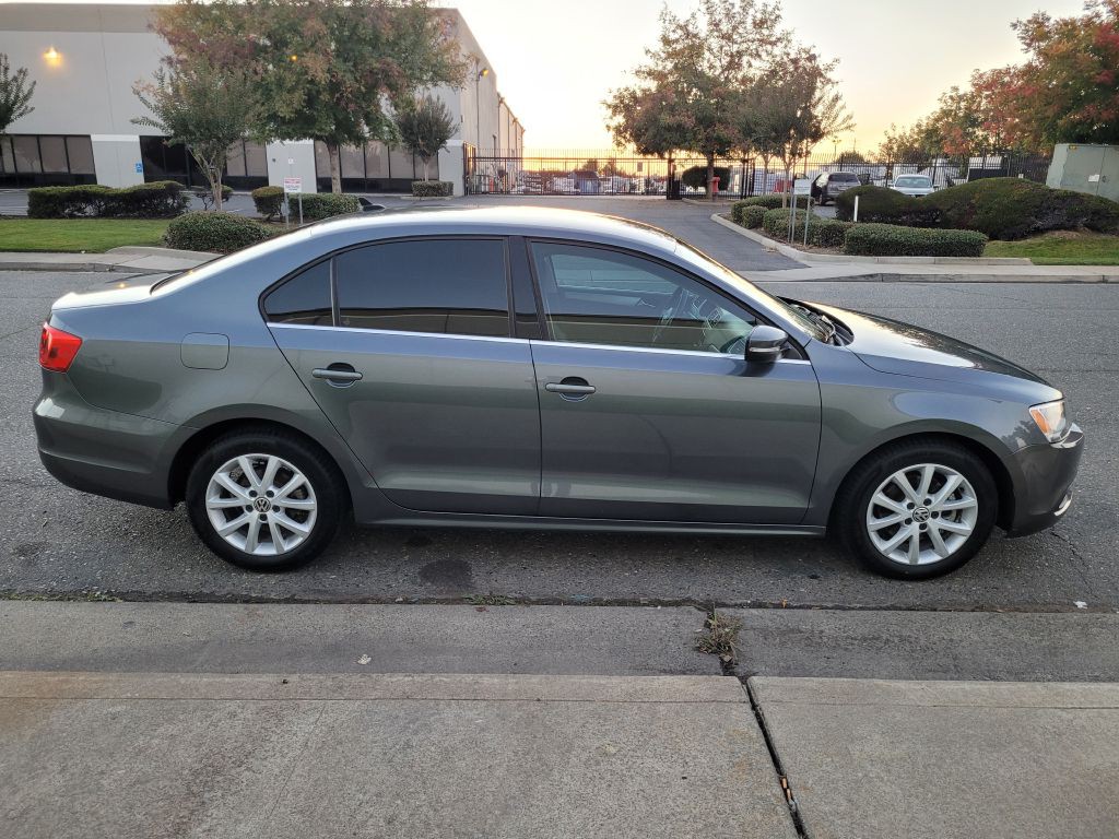 2013 Volkswagen Jetta Image 4