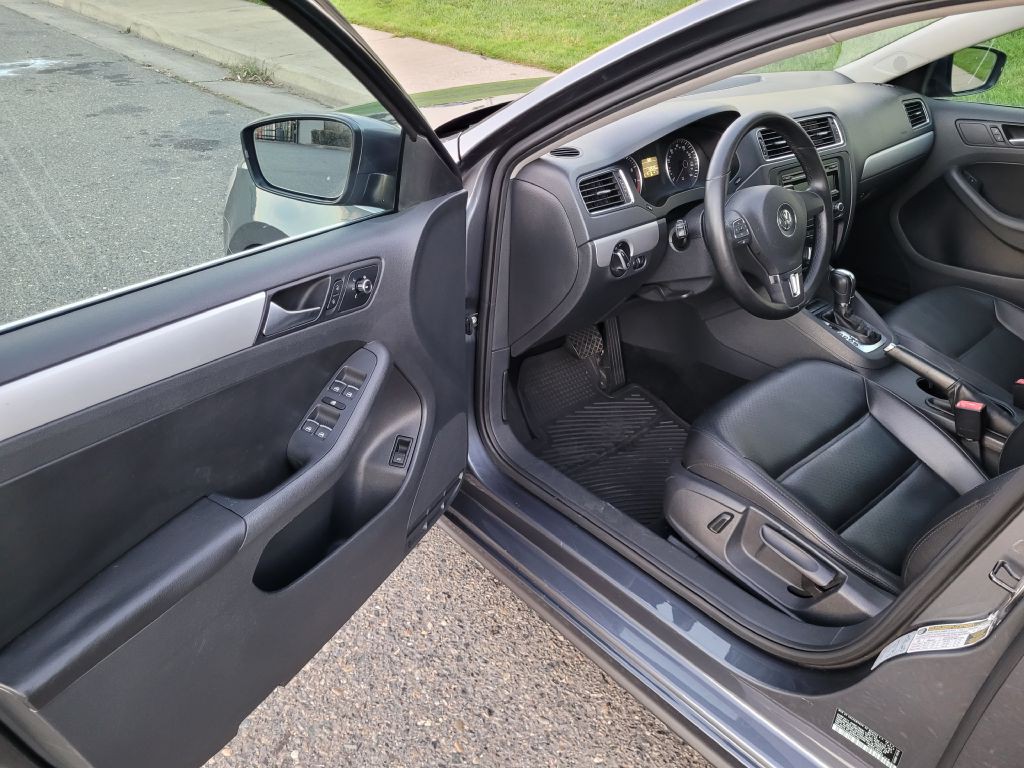 2013 Volkswagen Jetta Image 9