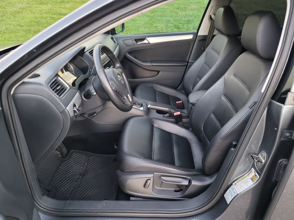 2013 Volkswagen Jetta Image 10