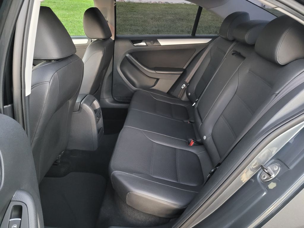 2013 Volkswagen Jetta Image 11