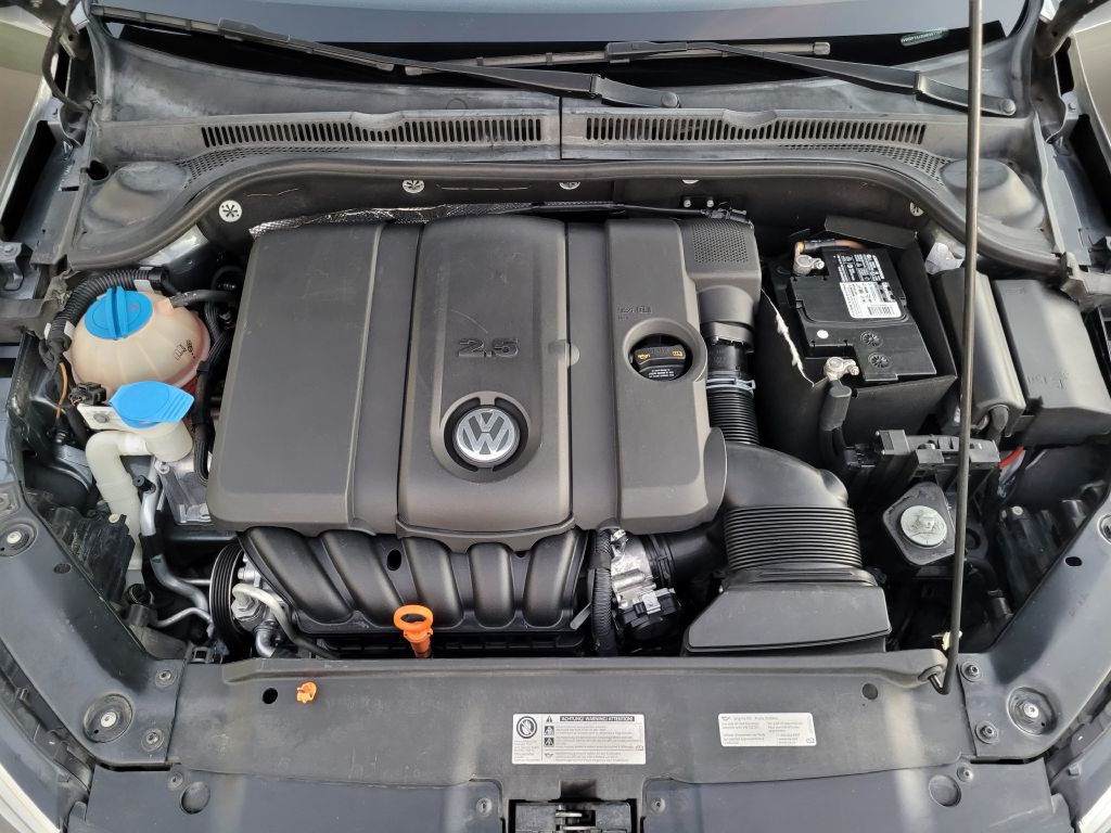 2013 Volkswagen Jetta Image 15